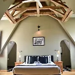 Chateau De Jalesnes Lägenhetshotell 4*