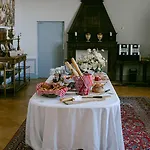 Chateau De Jalesnes 4*