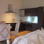 アパートホテル Chateau De Jalesnes 4*