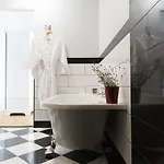 Chateau De Jalesnes Hotel apartamentowy