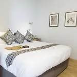 Chateau De Jalesnes Lägenhetshotell 4*