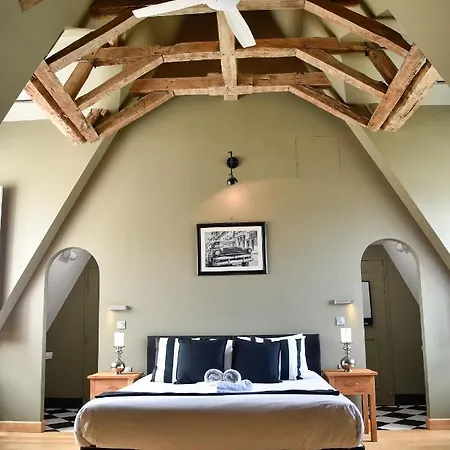 Chateau De Jalesnes Appart hôtel 4*