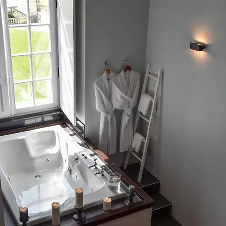 Apartahotel Chateau De Jalesnes 4*