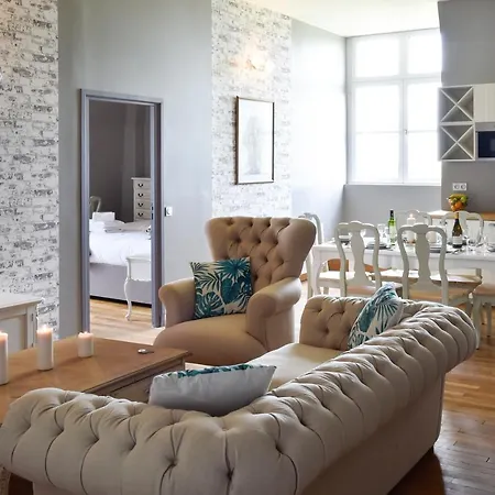 Chateau De Jalesnes Appart hôtel Vernantes