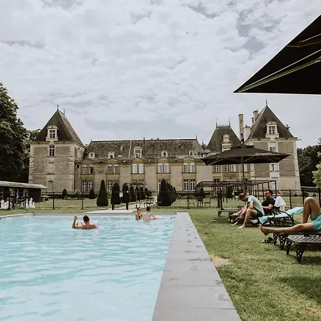 Chateau De Jalesnes מלון דירות 4*