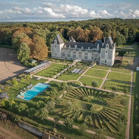 Chateau De Jalesnes 4*
