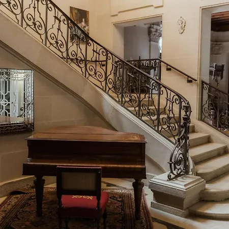 Chateau De Jalesnes アパートホテル