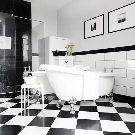 Chateau De Jalesnes Appart hôtel 4*