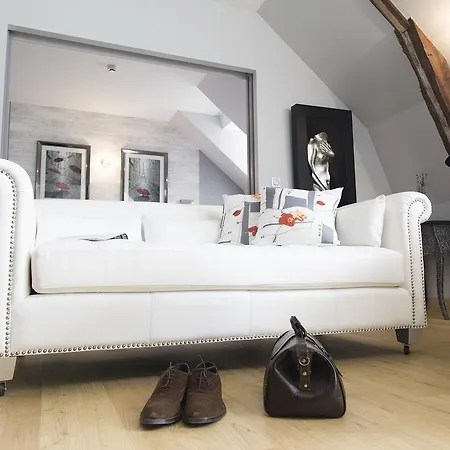 Chateau De Jalesnes アパートホテル