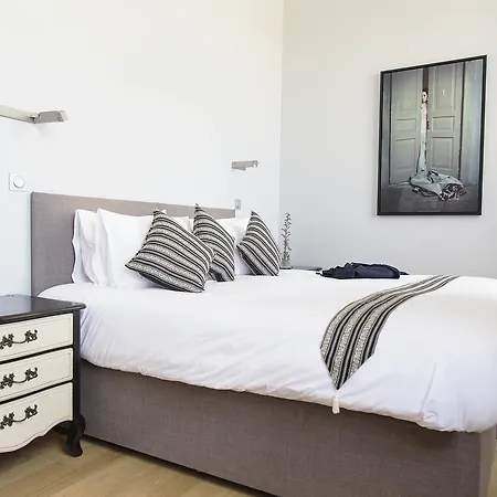Chateau De Jalesnes Apartahotel 4*