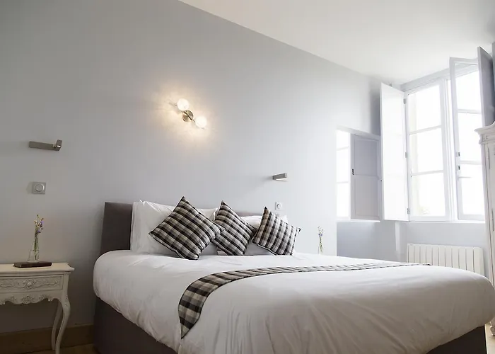 Chateau De Jalesnes Vernantes