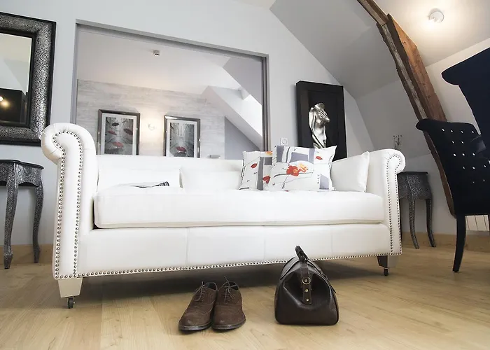 Chateau De Jalesnes Apartmanhotel