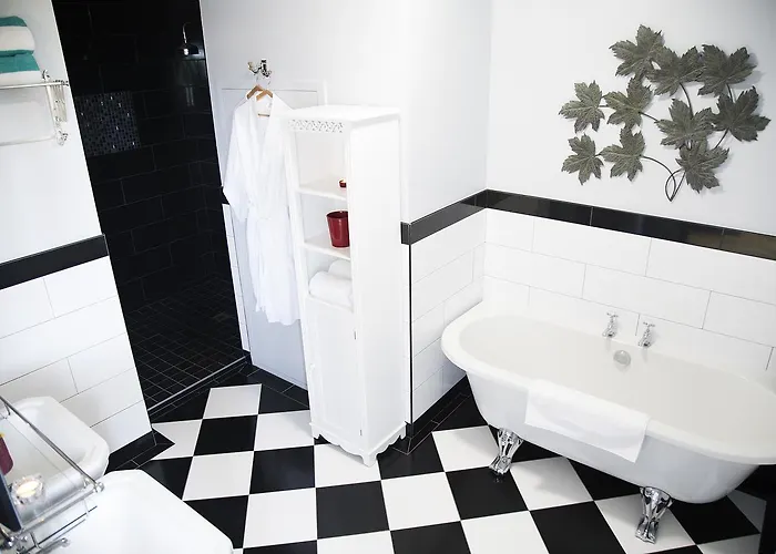 Apartmanhotel Chateau De Jalesnes 4*