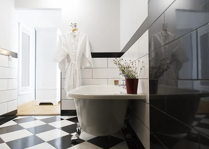 Chateau De Jalesnes Apartmanhotel